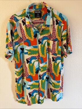 Massive brand Short-Sleeve Button-Up Shirt - Multicolor Abstract Print